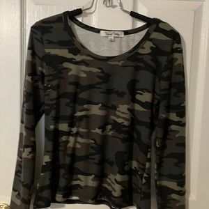 Army style shirt cropped